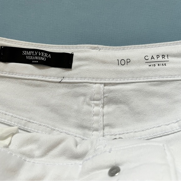 Simply Vera Wang Mid Rise Button Fly Capri Jeans - Picture 9 of 13